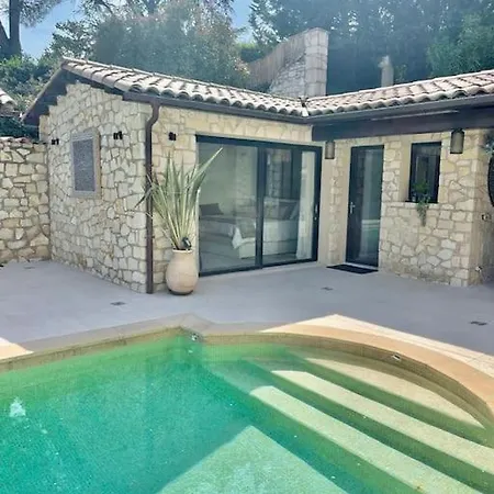Bastide Magdaleyna Apartment